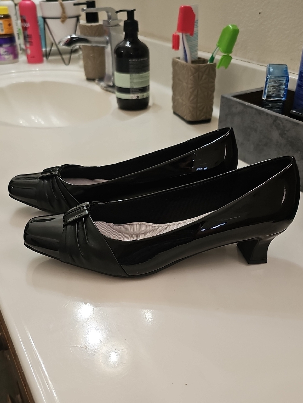 easy street Black Patent Low Kitten Heel Pumps